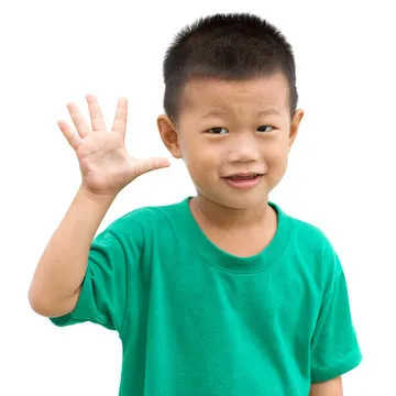 中国女篮教练组制定战术板与沟通